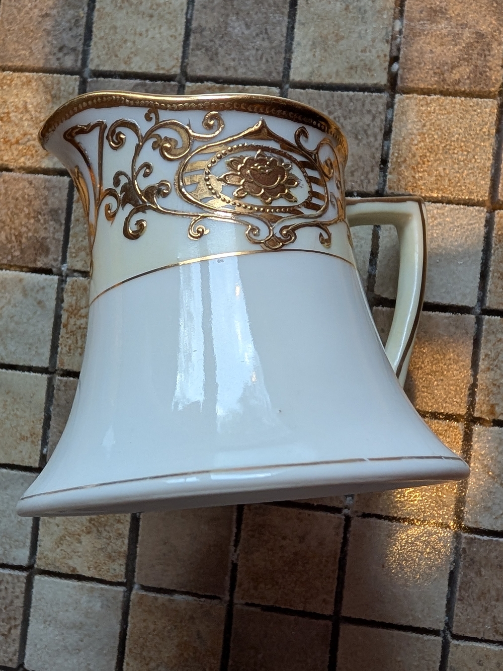 Vintage Nippon White and Gold demitasse set - Picture 5 of 9